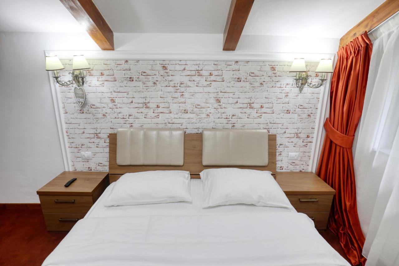 Hotel Ivascu Moisei Buitenkant foto