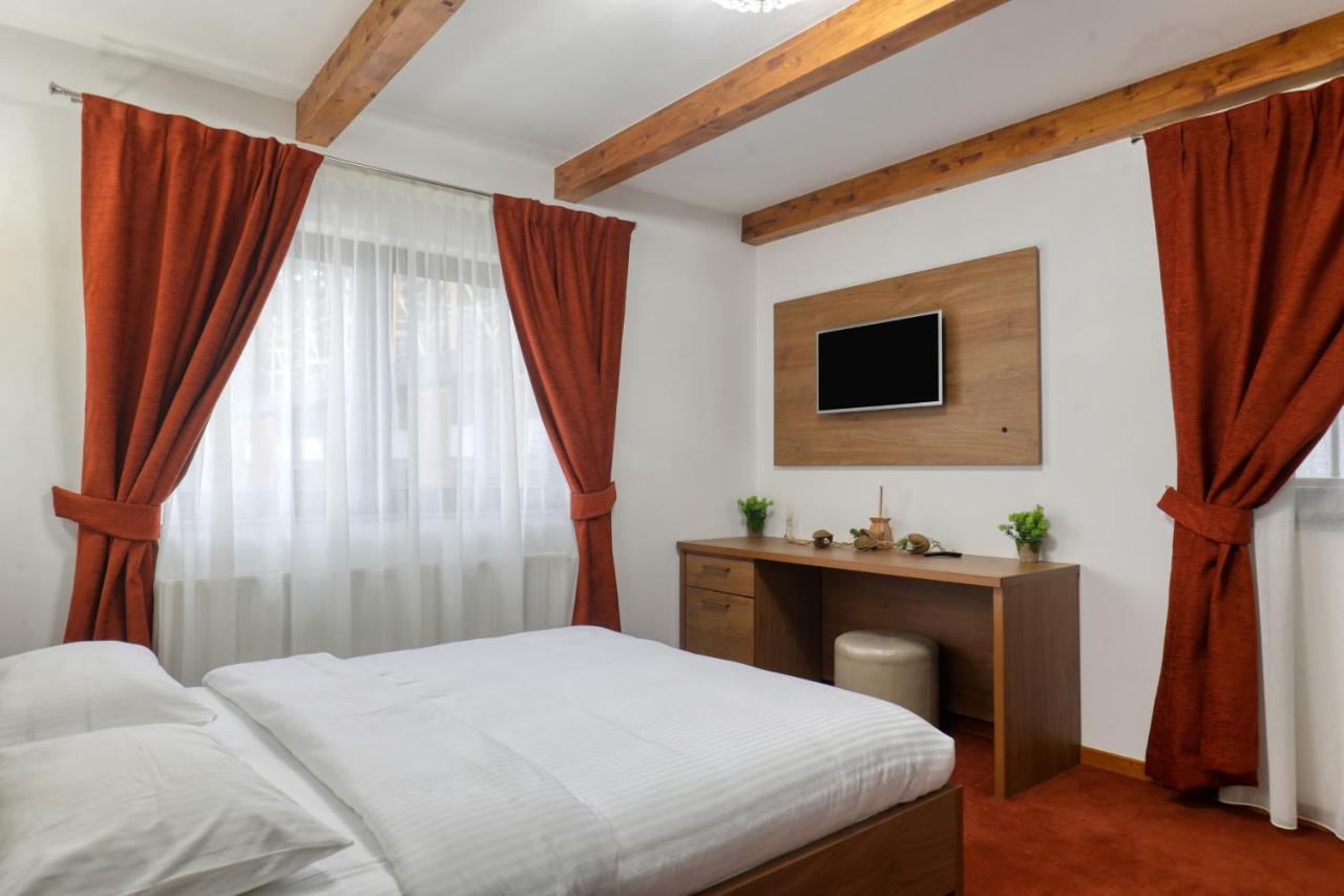 Hotel Ivascu Moisei Buitenkant foto