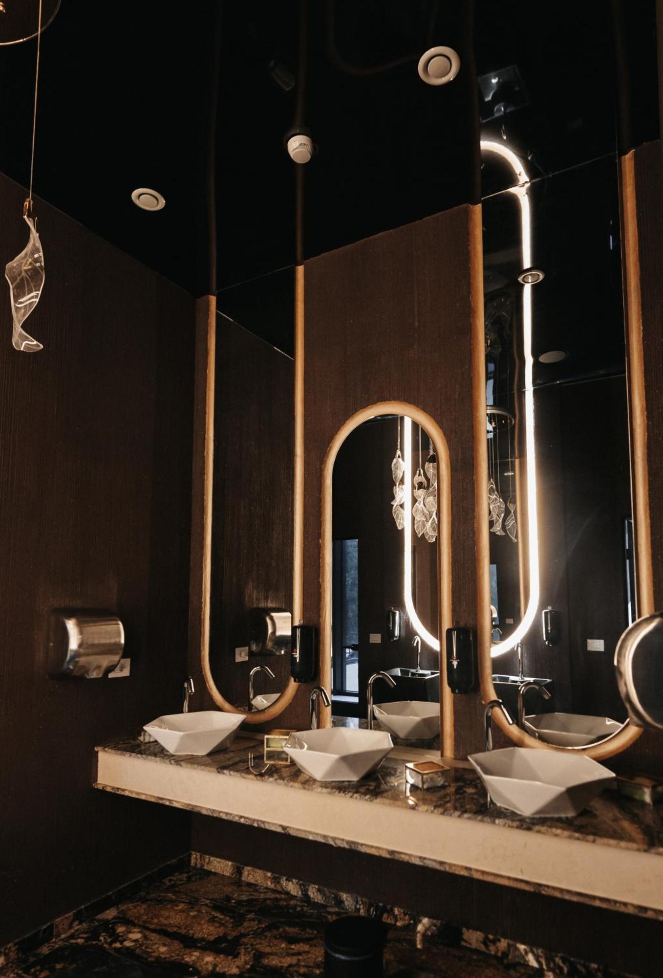 Hotel Ivascu Moisei Buitenkant foto